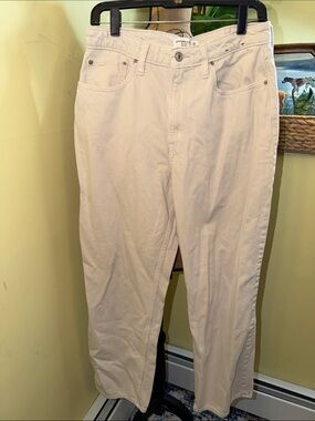 Abercrombie & Fitch Women's Loose Straight Leg Jeans Light Beige Cream 29 Short